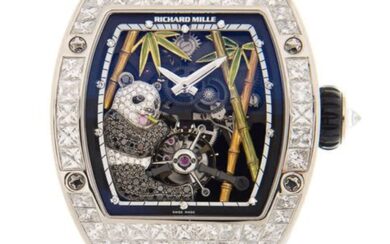 Milano, il curioso caso dei 4 orologi da 600mila euro rubati. Il ladro li restituisce: “Sono falsi”