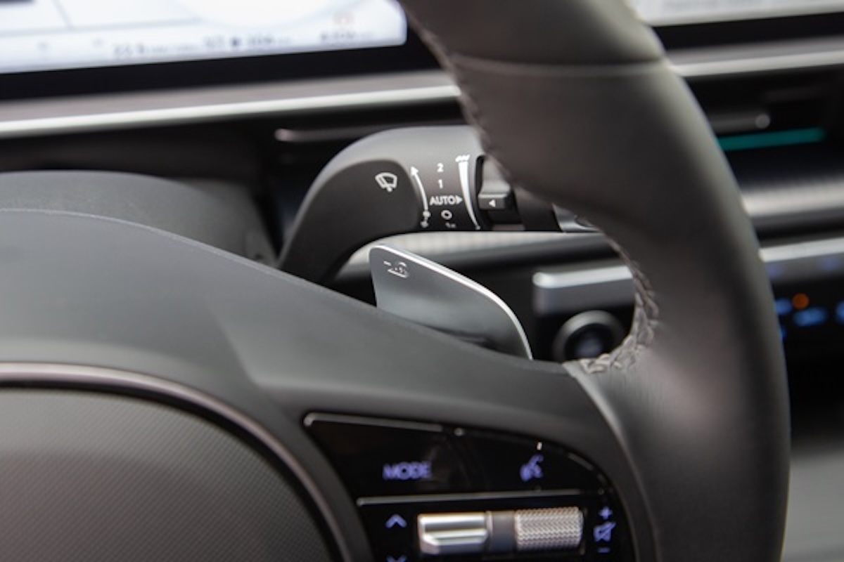 Hyundai i-Pedal: guida con un solo pedale, più comfort e autonomia per la mobilità elettrica Hyundai i-Pedal: guida con un solo pedale, più comfort e autonomia per la mobilità elettrica