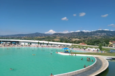 Bambina di 8 anni annega nella piscina di un parco acquatico nel Cosentino