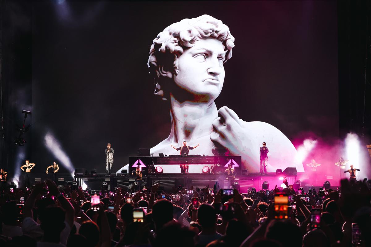 “La festa da ballo più grande di sempre”, così Gabry Ponte ha conquistato San Siro. Con una promessa finale… “La festa da ballo più grande di sempre”, così Gabry Ponte ha conquistato San Siro. Con una promessa finale…