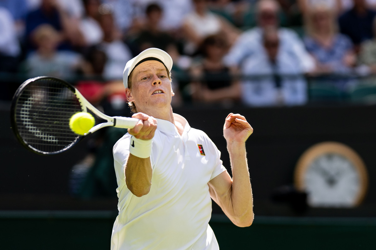 Tennis, Sinner non sbaglia all’esordio: domina Nardi in tre set. Al prossimo turno c’è Vukic Tennis, Sinner non sbaglia all’esordio: domina Nardi in tre set. Al prossimo turno c’è Vukic