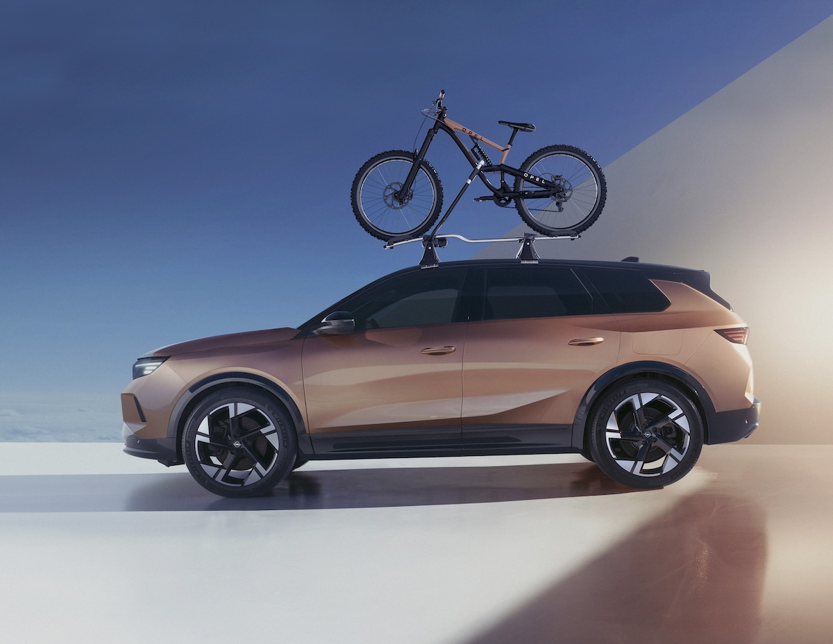 Opel Grandland: accessori originali per SUV elettrificato, più comfort, spazio e libertà di viaggio Opel Grandland: accessori originali per SUV elettrificato, più comfort, spazio e libertà di viaggio