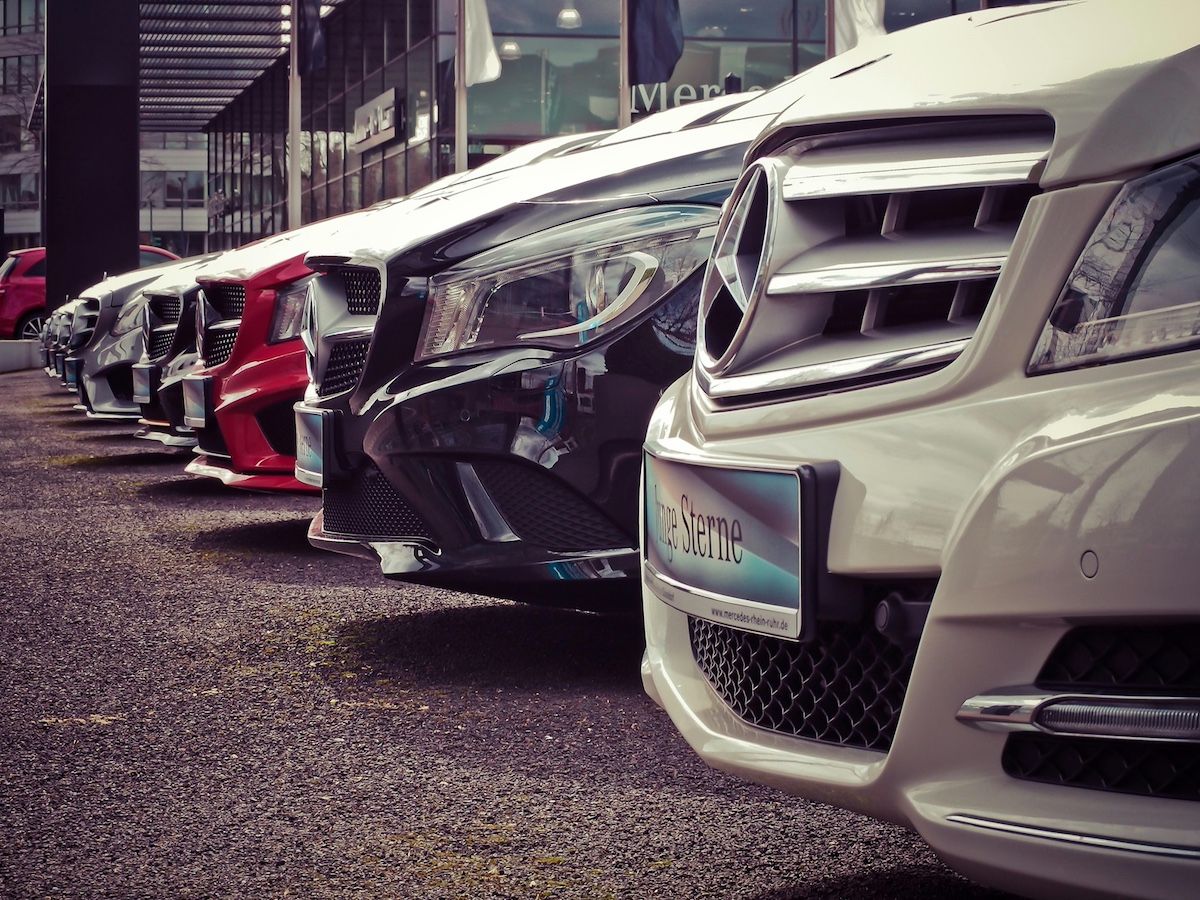 Auto: immatricolazioni in caduta libera a giugno, mercato italiano a -17,4%. In crisi anche le elettriche Auto: immatricolazioni in caduta libera a giugno, mercato italiano a -17,4%. In crisi anche le elettriche