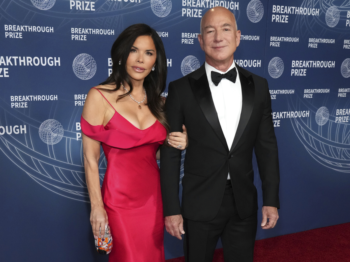 Jeff Bezos e Lauren Sanchez innamorati del Belpaese: ecco quale città italiana hanno scelto per la luna di miele