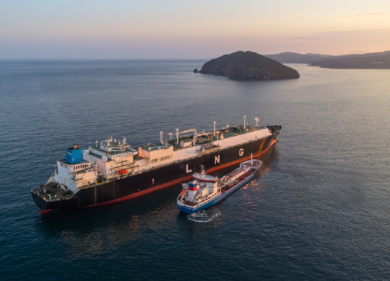 Il Canada si sgancia dagli USA: al via il maxi impianto da 30 miliardi, la prima nave di GNL salpa verso l’Asia