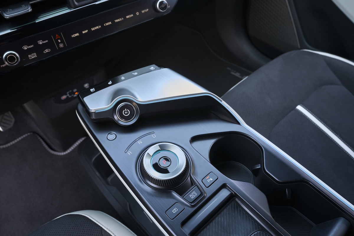 Kia EV6 si rinnova: fino a 582 km di autonomia e un look tutto nuovo Kia EV6 si rinnova: fino a 582 km di autonomia e un look tutto nuovo