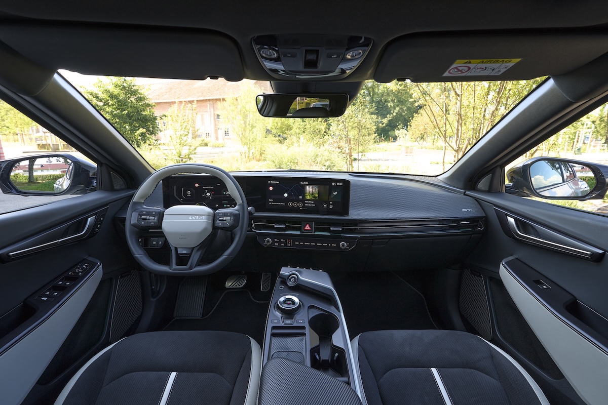 Kia EV6 si rinnova: fino a 582 km di autonomia e un look tutto nuovo Kia EV6 si rinnova: fino a 582 km di autonomia e un look tutto nuovo