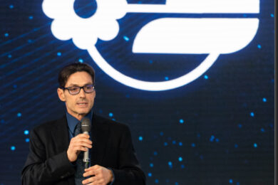 Mediaset, caos a Canale 5. Da Striscia la notizia a La ruota della fortuna fino ad Avanti un altro: il futuro dell’access è ancora in bilico