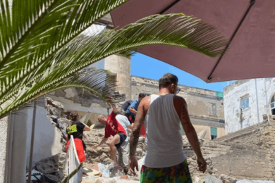 Napoli, esplosione a Torre del Greco. Crolla una palazzina: almeno un ferito, si cercano dispersi