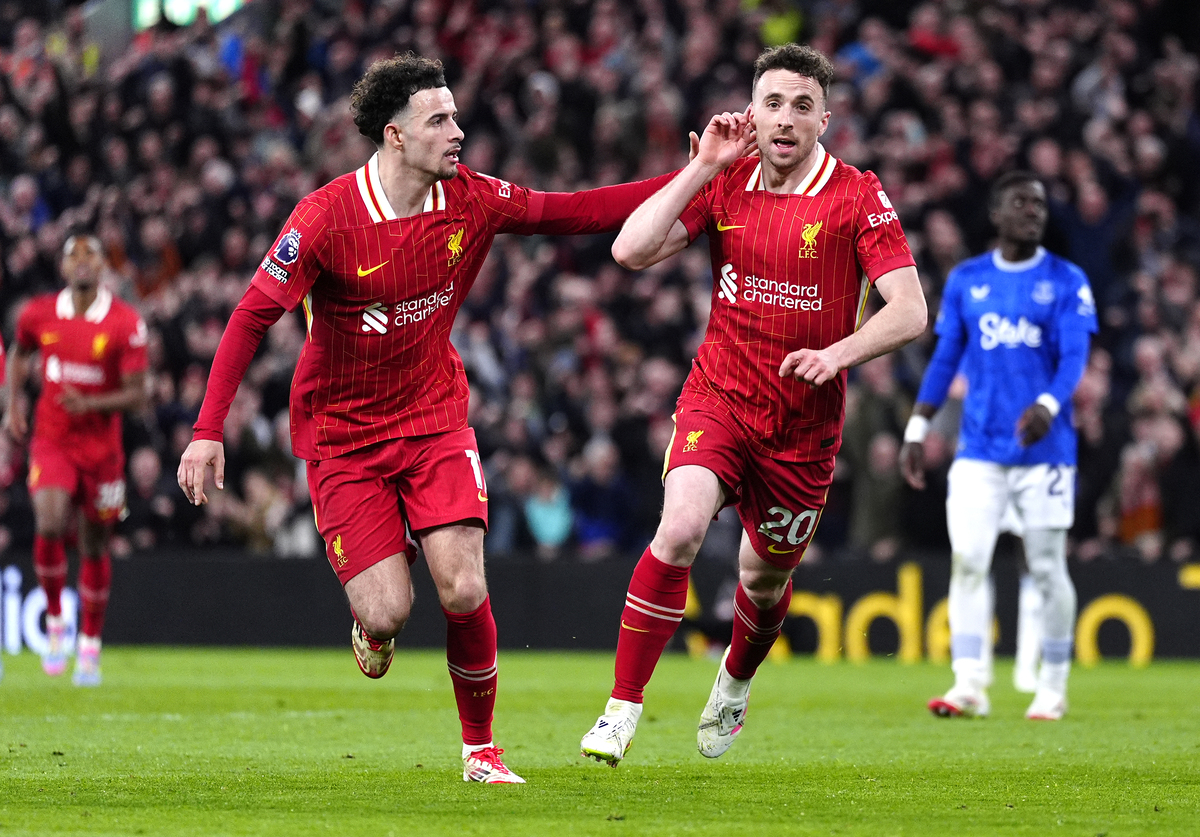 Chi era Diogo Jota, l’attaccante del Liverpool morto a 28 anni in un incidente stradale: si era sposato da 10 giorni
