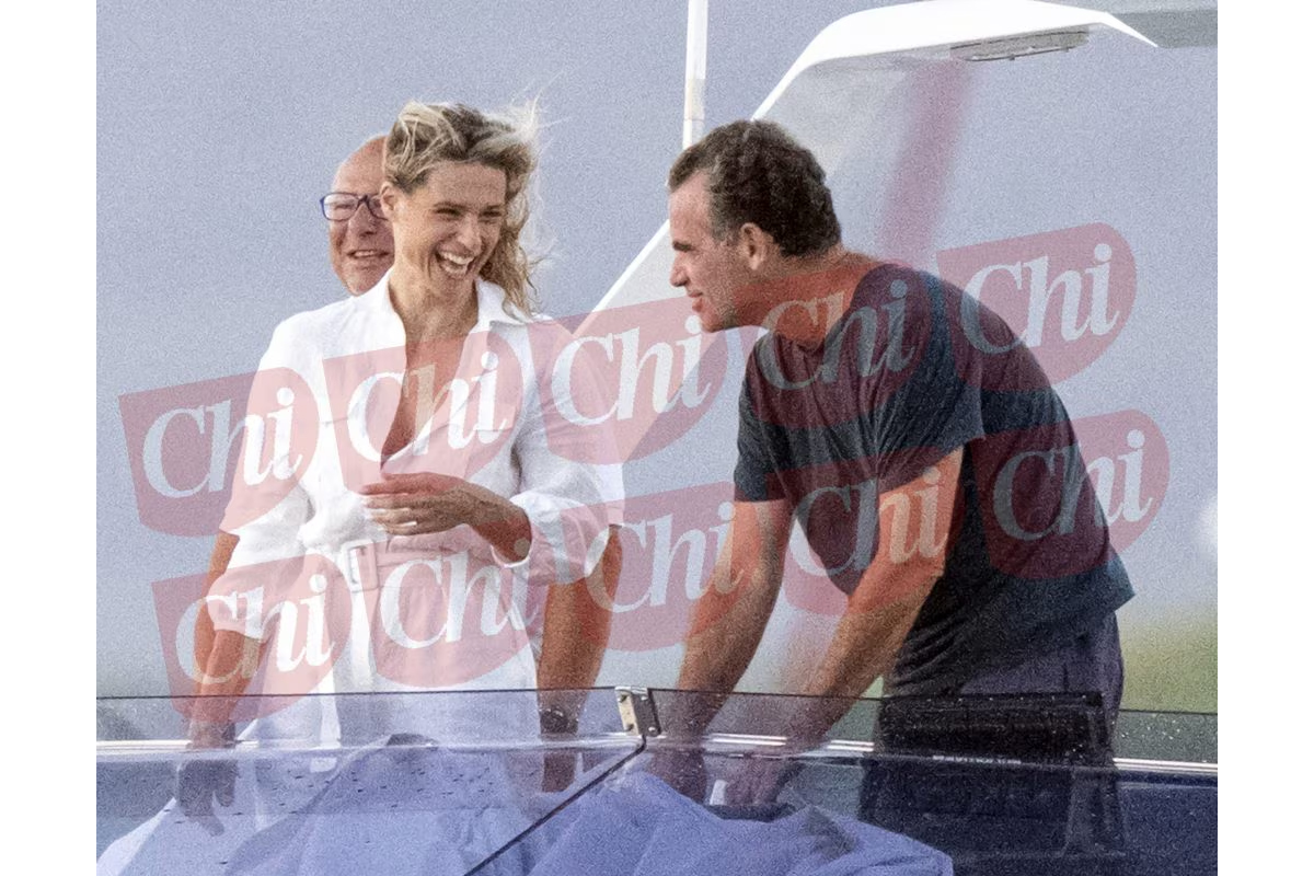 Michelle Hunziker e Nino Tronchetti Provera, la nuova coppia dell’estate: bacio da Vasco e abbracci in pubblico