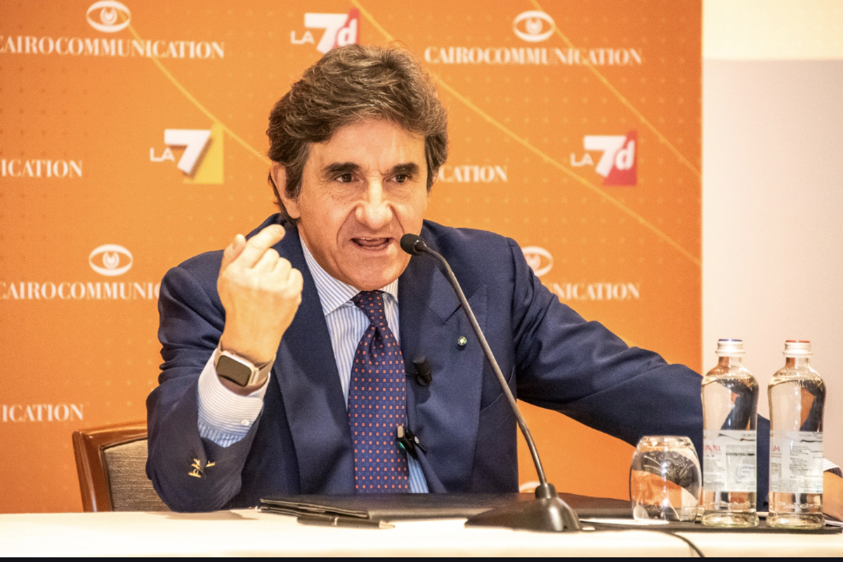 Urbano Cairo, non solo i palinsesti di La7: Mediobanca, Gattuso-Nazionale, il Torino e… Il video di Affaritaliani.it Urbano Cairo, non solo i palinsesti di La7: Mediobanca, Gattuso-Nazionale, il Torino e… Il video di Affaritaliani.it