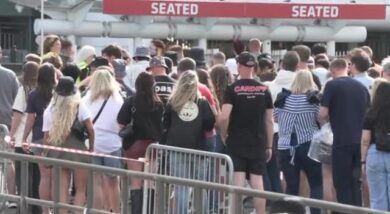 Cardiff freme: Oasis per la prima volta live insieme dopo 16 anni