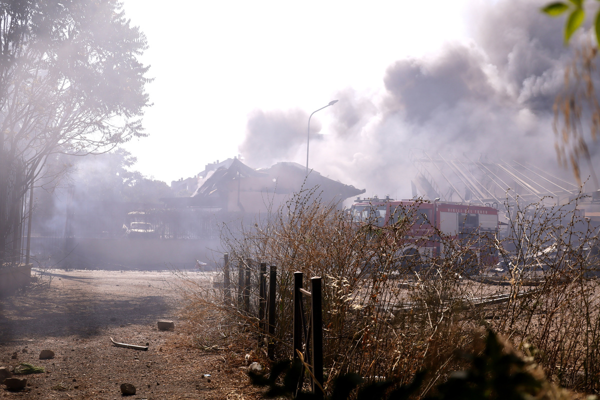 Roma, esplosioni al distributore: 45 feriti, due sono gravi. La protezione civile: “Tenete chiuse le finestre” Roma, esplosioni al distributore: 45 feriti, due sono gravi. La protezione civile: “Tenete chiuse le finestre”