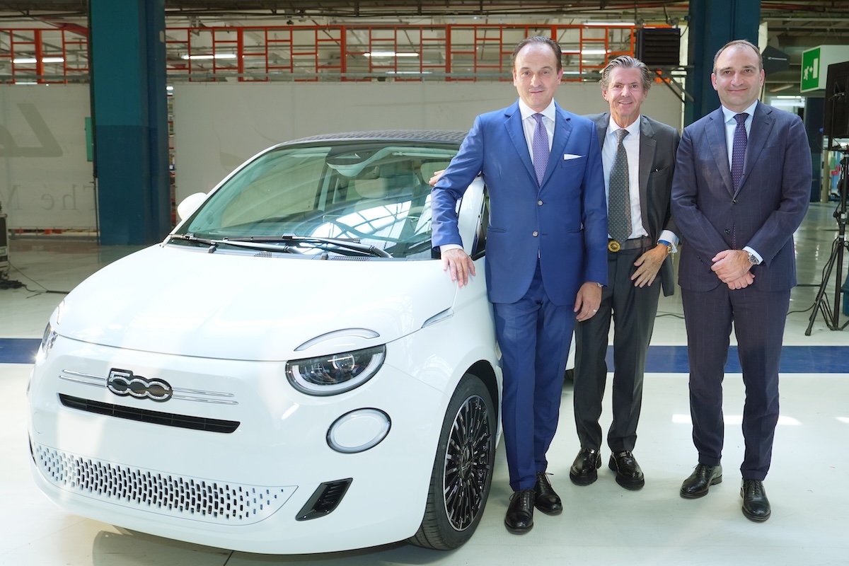 Nuova Fiat 500 ibrida: produzione a Mirafiori, 5.000 auto nel 2025 Nuova Fiat 500 ibrida: produzione a Mirafiori, 5.000 auto nel 2025