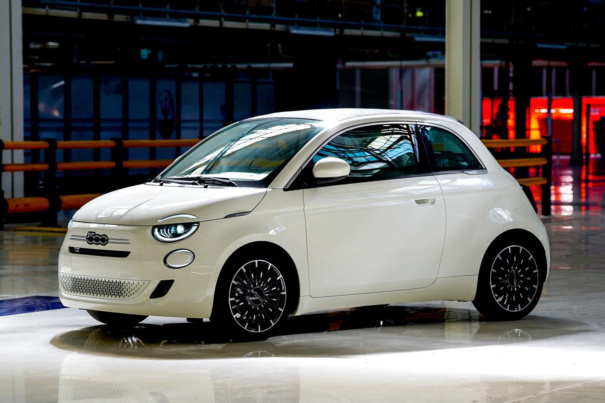 Nuova Fiat 500 ibrida: produzione a Mirafiori, 5.000 auto nel 2025 Nuova Fiat 500 ibrida: produzione a Mirafiori, 5.000 auto nel 2025
