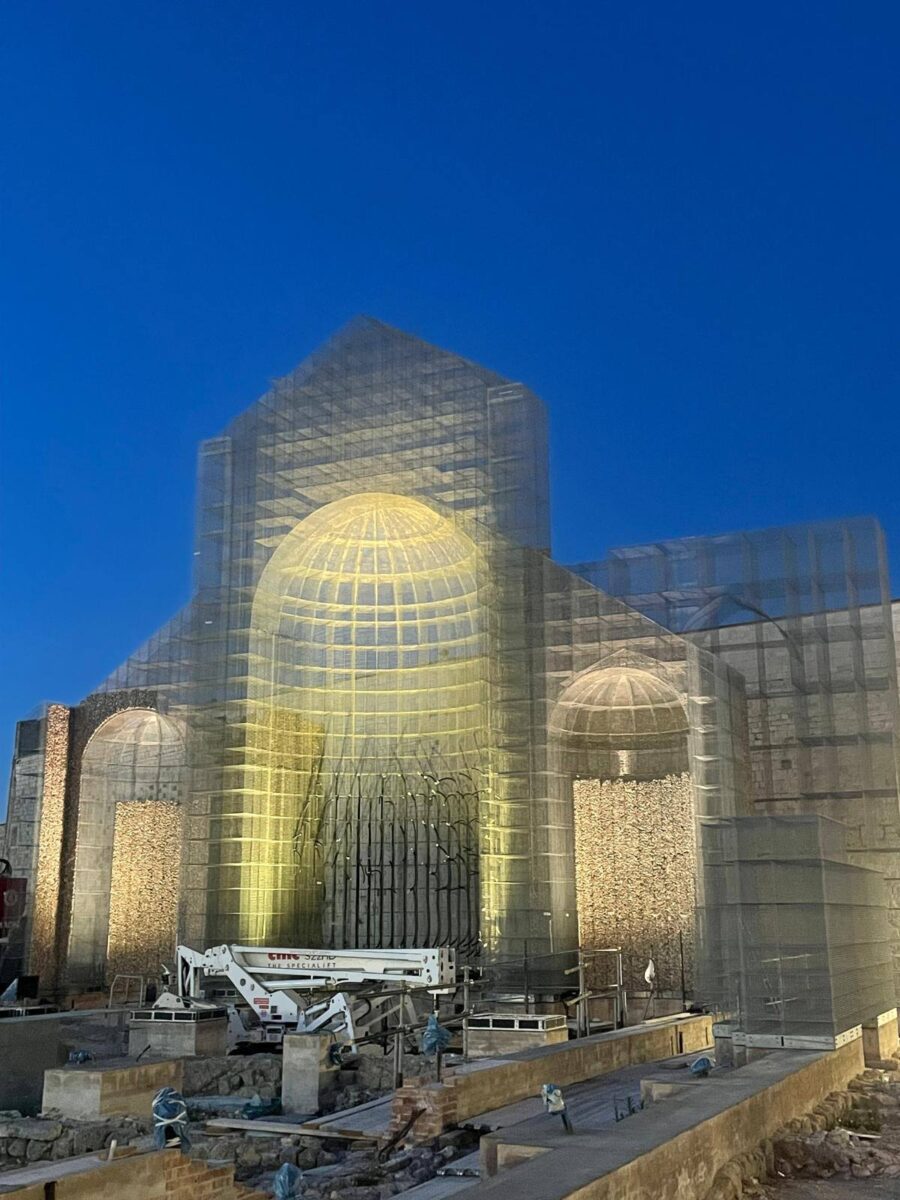 Bari Vecchia, la Basilica ‘S. Pietro’ in forma trasparente di Edoardo Tresoldi