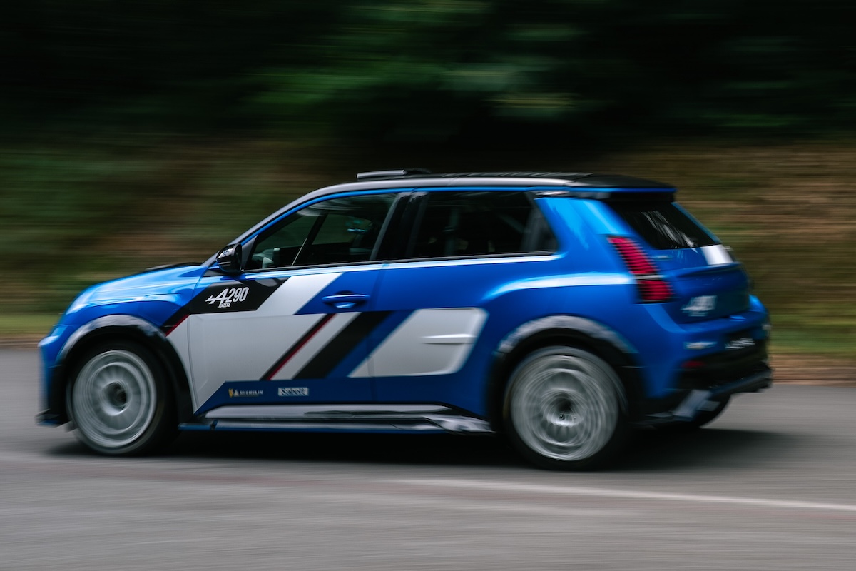 Alpine A290 Rallye: la prima auto da rally elettrica per clienti debutta in Francia Alpine A290 Rallye: la prima auto da rally elettrica per clienti debutta in Francia