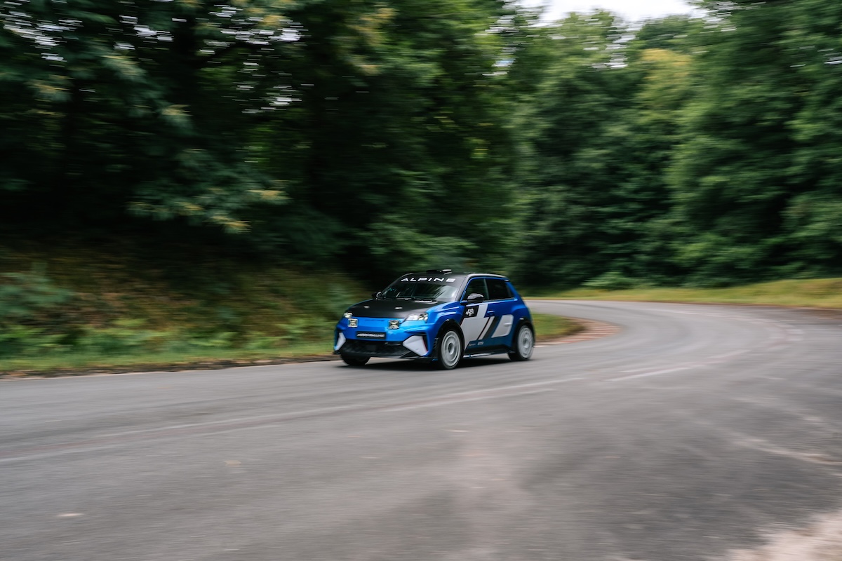 Alpine A290 Rallye: la prima auto da rally elettrica per clienti debutta in Francia Alpine A290 Rallye: la prima auto da rally elettrica per clienti debutta in Francia
