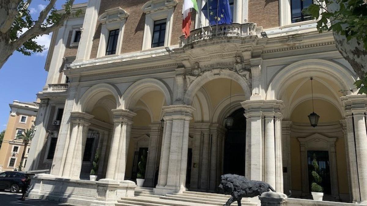 Porti di Augusta e Taranto, firmato il decreto per lo sviluppo degli hub offshore