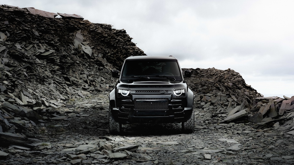 Defender OCTA Black: lusso e potenza in total black per la 4×4 più estrema Defender OCTA Black: lusso e potenza in total black per la 4×4 più estrema