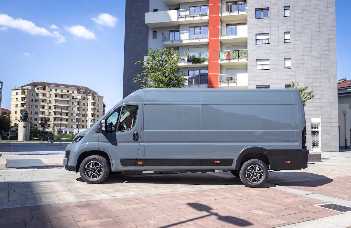 FIAT Ducato Cargo Box BEV: al via la produzione elettrica ad Atessa FIAT Ducato Cargo Box BEV: al via la produzione elettrica ad Atessa