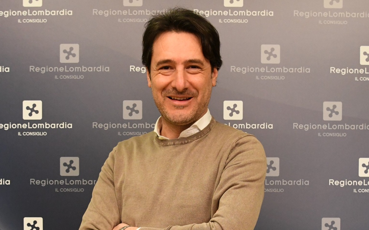 Giovani e smartphone: il patentino digitale contro cyberbullismo e dipendenza dai social Giovani e smartphone: il patentino digitale contro cyberbullismo e dipendenza dai social