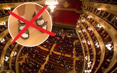 Mai più in canottiera ed infradito alla Scala: torna il dress code. E non ci saranno rimborsi