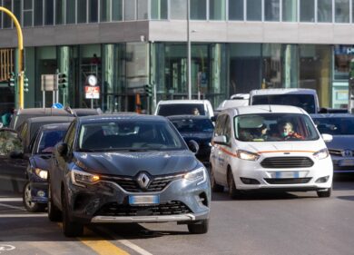 Diesel Euro 5: lo stop slitta di un anno. Esulta Fontana: “Azioni sostenibili, non scelte ideologiche”