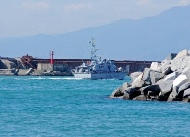 Spese militari, tutto fa brodo: “La diga di Genova serve per il 5% del Pil”