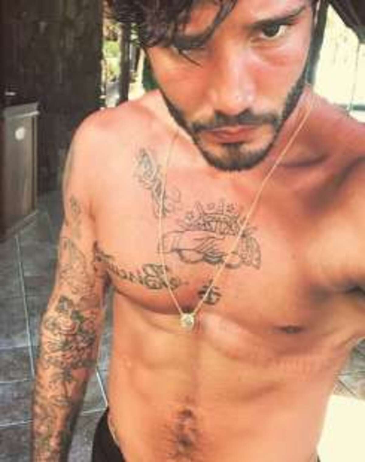 Belen Rodriguez e Stefano De Martino insieme a Porto Cervo, gatta ci cova? La riconciliazione non era scontata Belen Rodriguez e Stefano De Martino insieme a Porto Cervo, gatta ci cova? La riconciliazione non era scontata