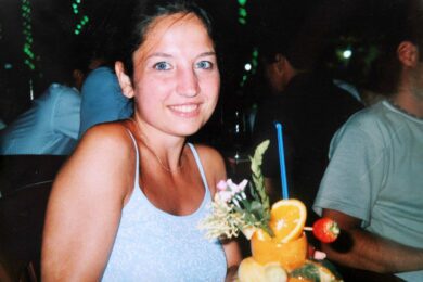 Garlasco, “quel sangue è di Chiara”. Il tappetino nel bagno e le tracce di dna su un capello nei rifiuti