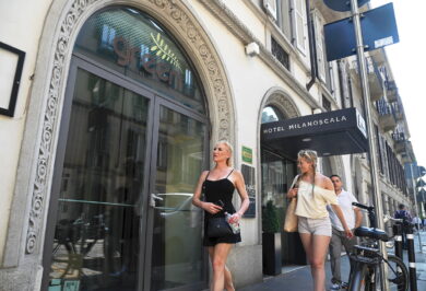 Hotel Scala Milano, il “primo edificio totalmente ecologico” chiude. Trenta dipendenti lasciati a casa