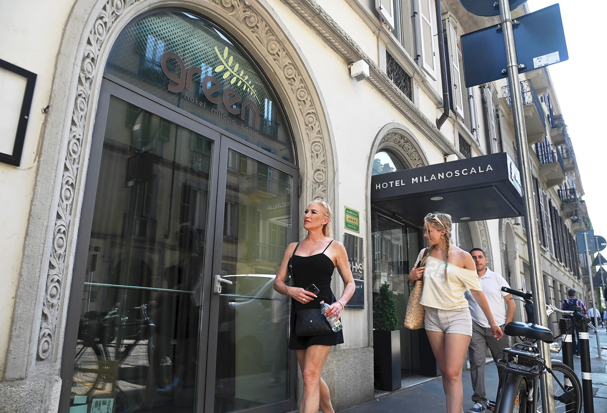 Hotel Scala Milano, il “primo edificio totalmente ecologico” chiude. Trenta dipendenti lasciati a casa Hotel Scala Milano, il “primo edificio totalmente ecologico” chiude. Trenta dipendenti lasciati a casa