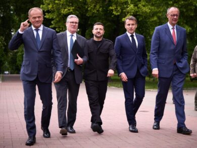 Ucraina, la call dei Volenterosi. Meloni: “Fondamentale l’unità dell’Occidente”. Zelensky: “C’è bisogno delle sanzioni Usa”