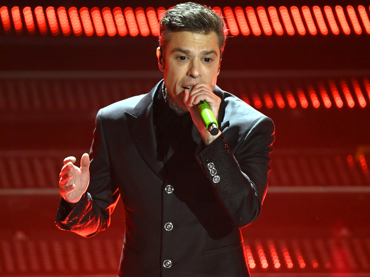 Fedez, dal divorzio a Sanremo fino al tentativo di suicidio: le anticipazioni del suo libro Fedez, dal divorzio a Sanremo fino al tentativo di suicidio: le anticipazioni del suo libro