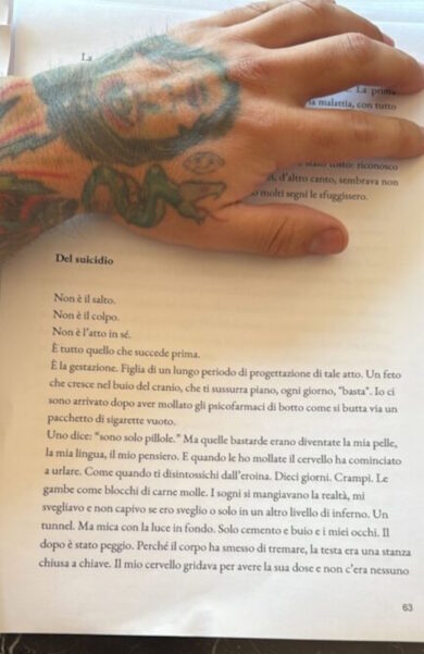 Fedez, dal divorzio a Sanremo fino al tentativo di suicidio: le anticipazioni del suo libro