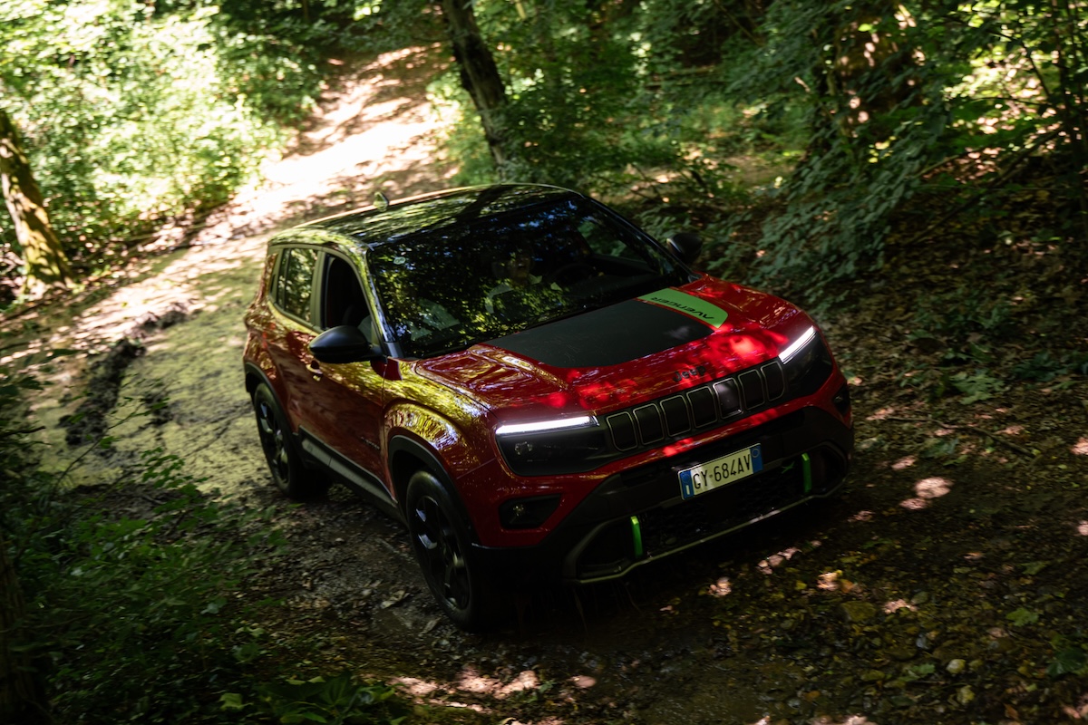 Jeep Avenger 4xe protagonista ai 105 Xmasters 2025 tra sport e avventura Jeep Avenger 4xe protagonista ai 105 Xmasters 2025 tra sport e avventura