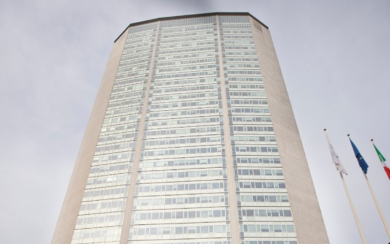 La politica regionale che si dà la zappa sui piedi