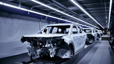 Ford Colonia, via ai licenziamenti volontari per l’impianto EV: il sogno elettrico rallenta