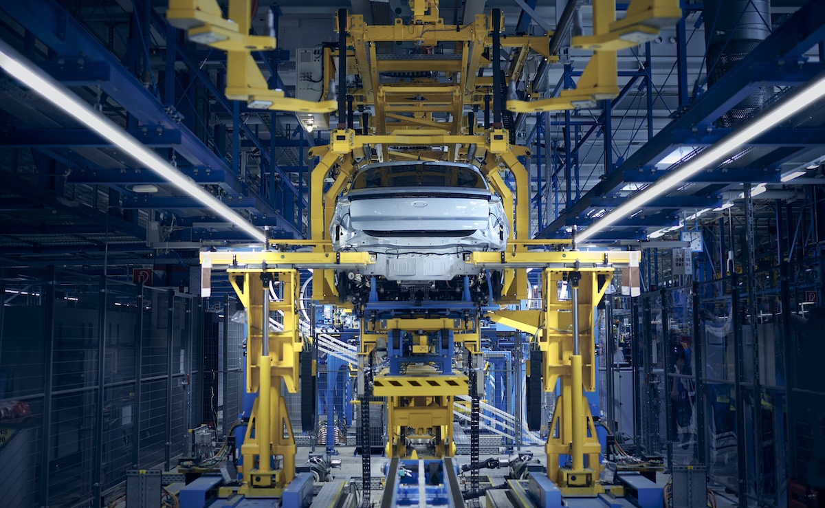 Ford Colonia, via ai licenziamenti volontari per l’impianto EV: il sogno elettrico rallenta