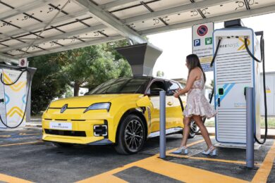 Caldo estivo o velocità? Ecco il vero nemico dell’autonomia nei veicoli elettrici
