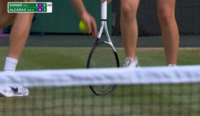 Wimbledon, un tappo di champagne finisce in campo e il giudice di sedia si arrabbia. Il video diventa virale