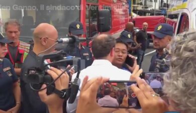 Ventimiglia, trovato il bimbo scomparso. L’abbraccio tra il sindaco e il padre del piccolo
