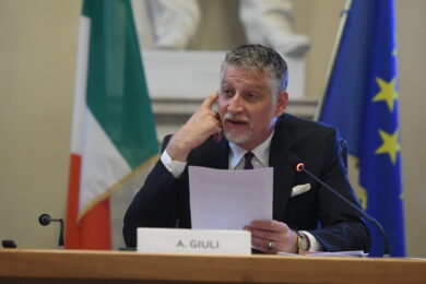 Giuli furioso con il Corriere della Sera: “Censurata la mia intervista, ecco le prove”