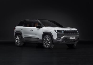 Nuova Jeep Compass 4xe: interni rinnovati e spirito off-road