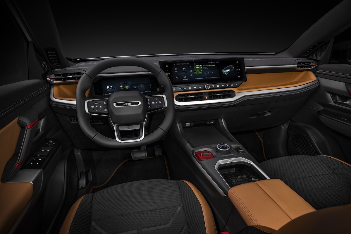 Nuova Jeep Compass 4xe: interni rinnovati e spirito off-road
