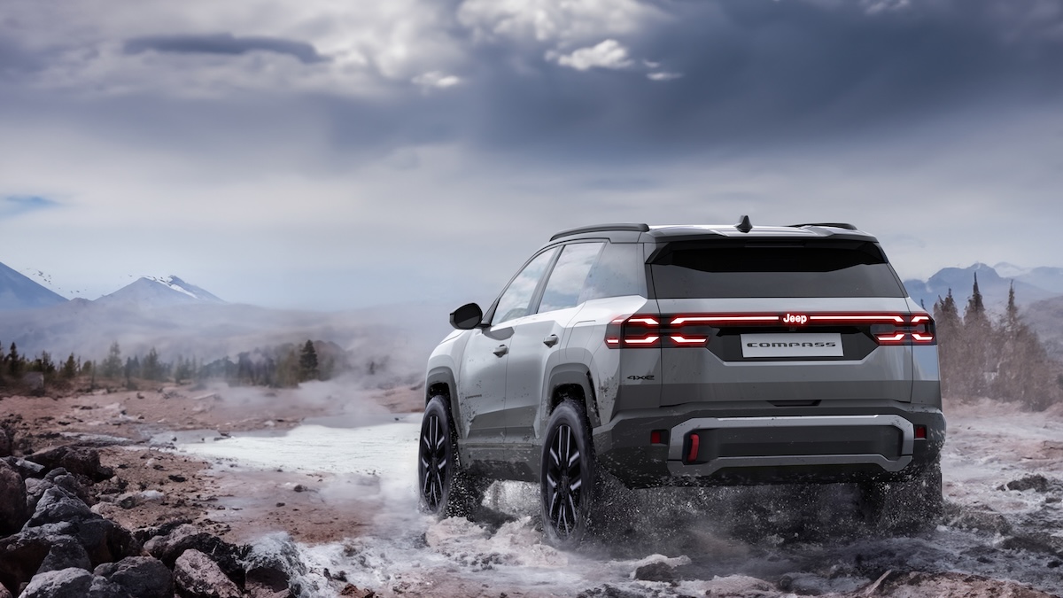 Nuova Jeep Compass 4xe: interni rinnovati e spirito off-road