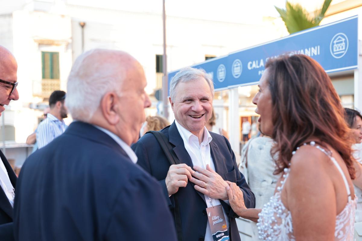 ‘Il Libro Possibile’ gran finale con Amendola, Decaro e Visco ‘Il Libro Possibile’ gran finale con Amendola, Decaro e Visco