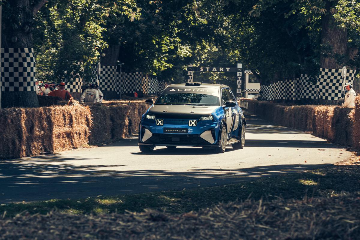 Alpine incanta a Goodwood 2025 con A110 R Ultime e novità elettriche Alpine incanta a Goodwood 2025 con A110 R Ultime e novità elettriche